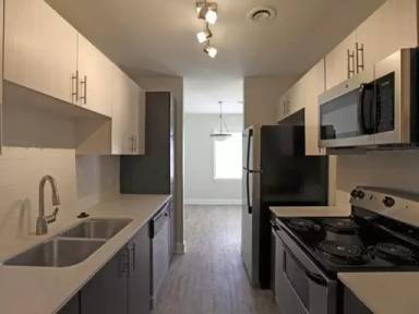Main picture of 301 N Mendenhall St