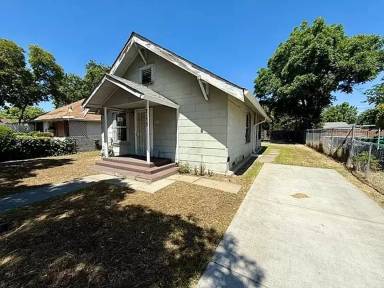Main picture of 2133 E Marsh St