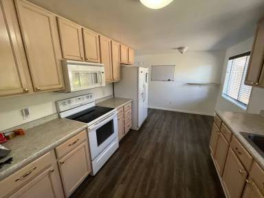 Main picture of 2039 NE Pheasant Ct