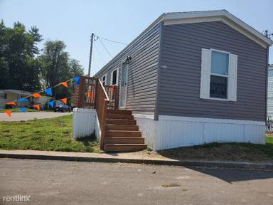 Main picture of 2214 Tri Level Ln