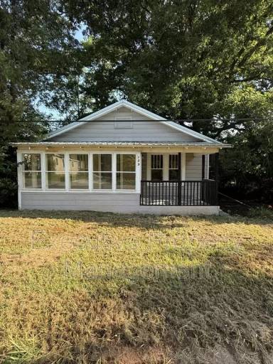 Main picture of 109 Oak Ave