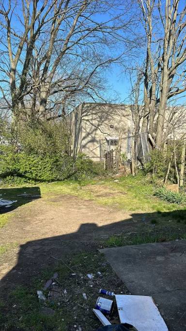 Main picture of 433 E Fourth St