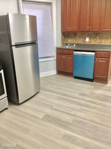 Main picture of 330 50th St Apartments