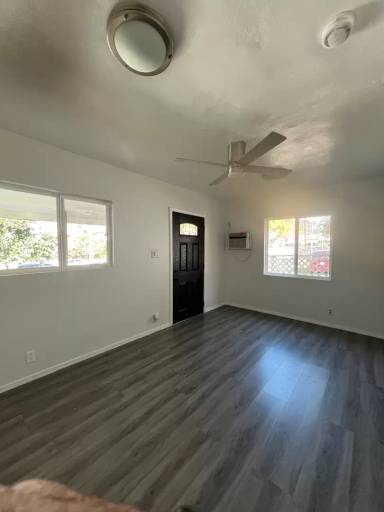 Main picture of 3206 Division St