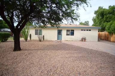 Main picture of 6015 E 20th St