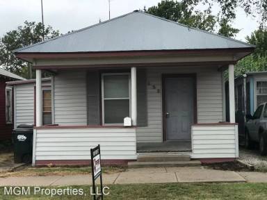 Main picture of 153 S Green St