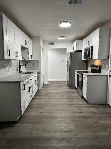 Main picture of 712 Lookout Trl