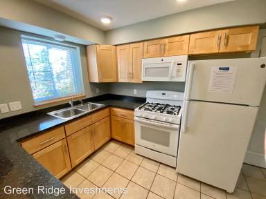 Main picture of 834 Grand Ave NE