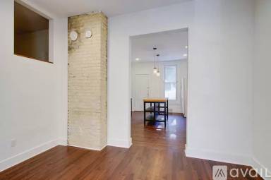 Main picture of 807 W Washington St