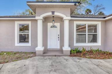 Main picture of 4165 Eola Ave
