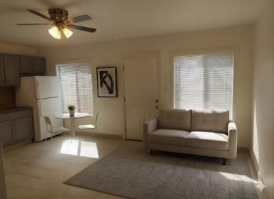 Main picture of 914 E Cruces St