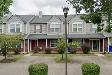 Main picture of 685 Oaktree Blvd