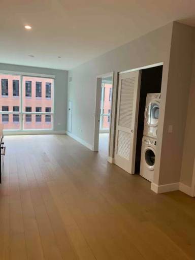 Main picture of 1200 N Clark St