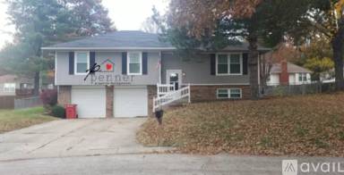 Main picture of 529 NW Chateau Dr