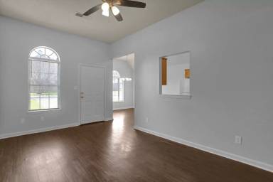 Main picture of 1688 Joy Blvd