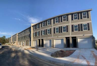 Main picture of 701 Plum Ln