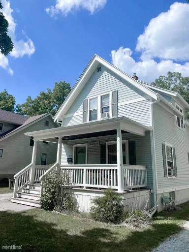 Main picture of 717 Dewey Ave