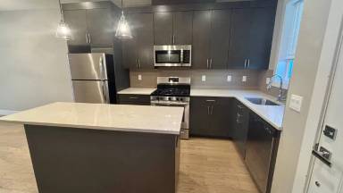 Main picture of 3572 NE Garfield Ave