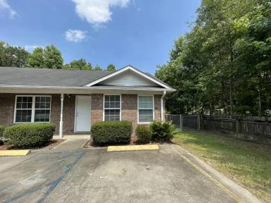 Main picture of 976 Live Oak Dr
