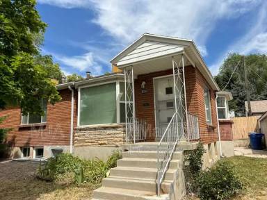 Main picture of 1804 E Downington Ave