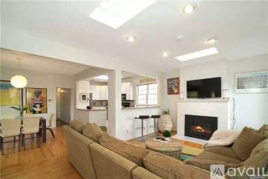 Main picture of 215 Roosevelt Blvd