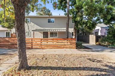 Main picture of 421 Standish St