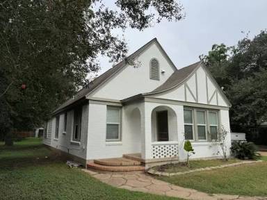 Main picture of 2002 Milam St