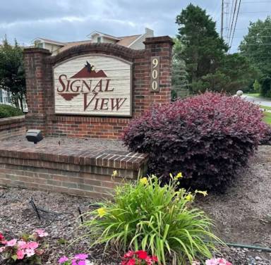 Main picture of Signal View Condos