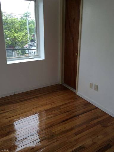 Main picture of 761 Snediker Ave