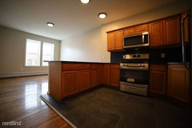 Main picture of 93 Grant Ave