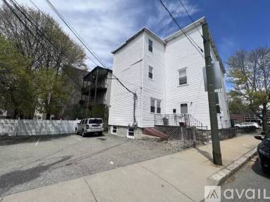 Main picture of 1298 Broadway