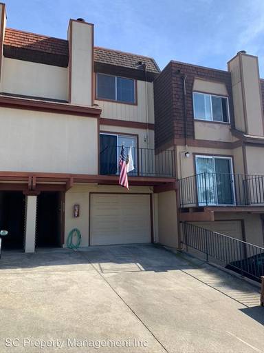 Main picture of 826 Stonegate Dr