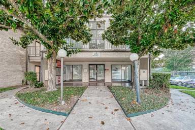 Main picture of 3045 Walnut Bend Ln