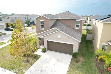Main picture of 17129 Yellow Pine St