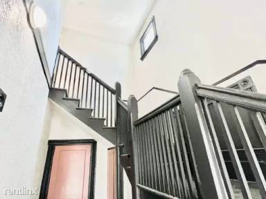 Main picture of 631 S Fuller Ave