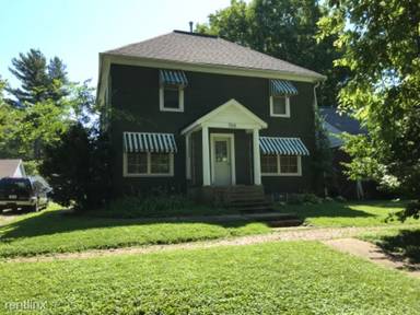 Main picture of 706 S Broadway Ave