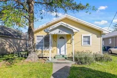 Main picture of 222 E Thomas St
