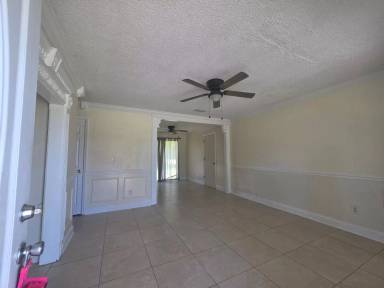 Main picture of 963 Madison Ave