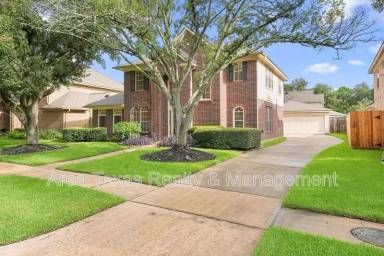 Main picture of 22910 Fairleaf Cir