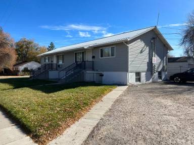 Main picture of 221 E Sunset Dr