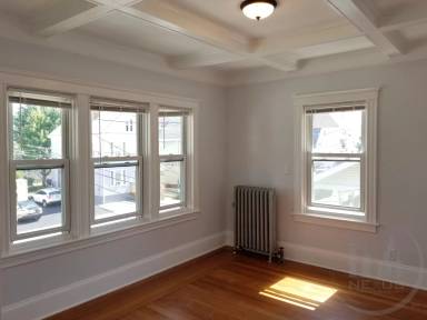 Main picture of 44 Melrose Ave