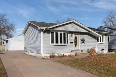 Main picture of 4813 52nd Ave
