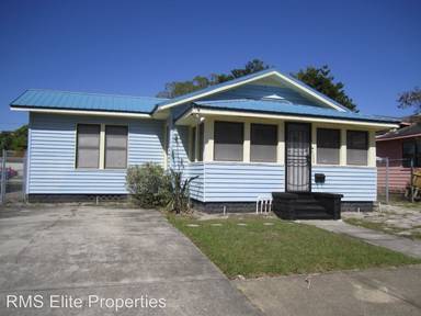 Main picture of 2233 21st Ave S