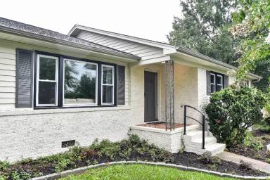 Main picture of 33 Oriole St