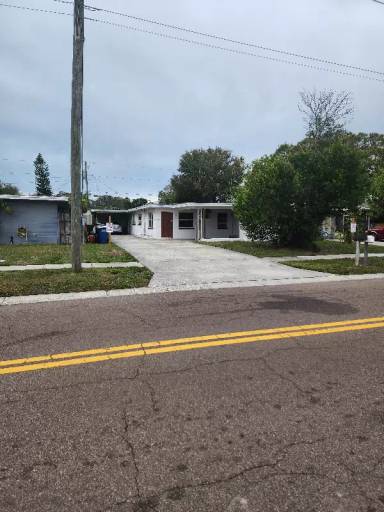 Main picture of 300 N Saturn Ave
