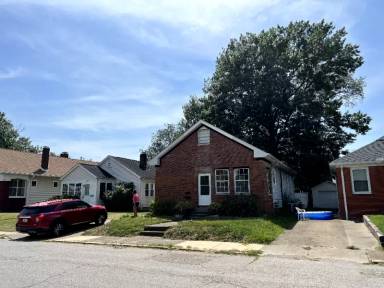 Main picture of 621 S Rotherwood Ave
