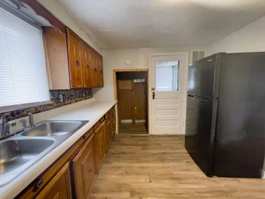 Main picture of 1605 E Butler St
