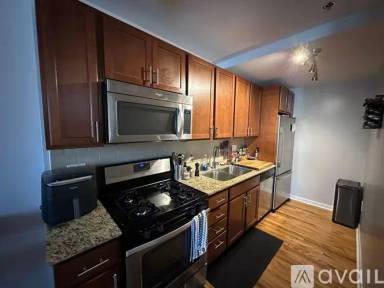 Main picture of 1337 W Fargo Ave