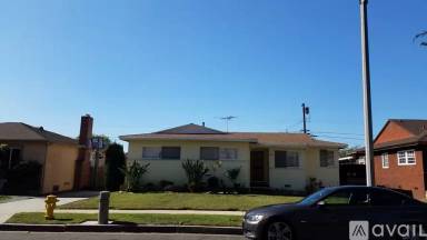 Main picture of 10931 Wilkie Ave