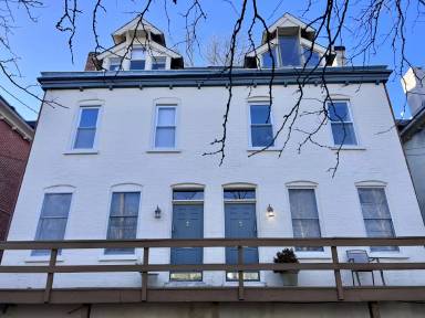 Main picture of 817-819 N Jackson St